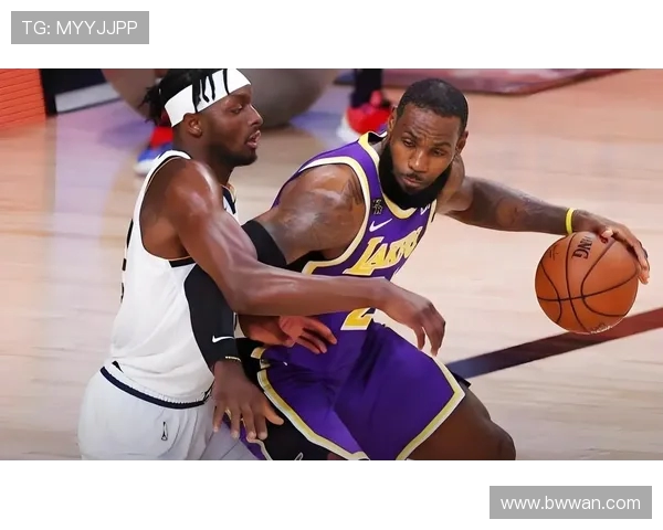 快船与湖人激战正酣精彩对决引发球迷热议与期待