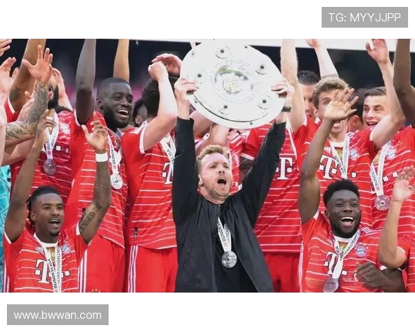 格勒诺布尔与圣红星的激烈对决揭示法甲新赛季的竞争格局与球队实力分析