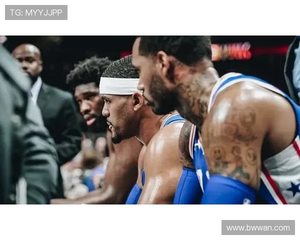 火箭队与76人队激战正酣球迷期待精彩对决与精彩表现