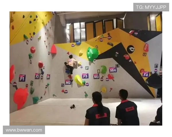 上海攀岩队在极限运动联赛中以70分稳居积分榜首位 上海攀岩队在极限运动联赛中以70分稳居积分榜首位